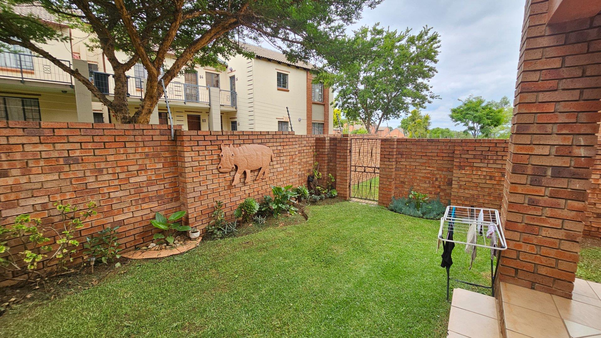 2 Bedroom Townhouse for Sale - Gauteng